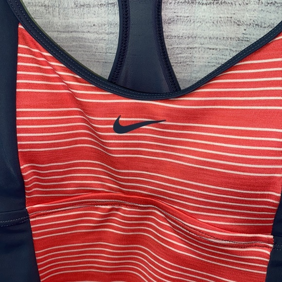 🌸Nike Tank Top Size S - Picture 2 of 5